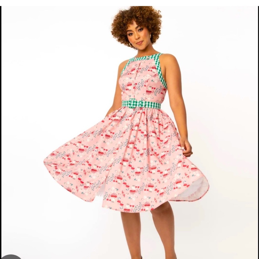 Unique Vintage NWT medium Maxine mushroom pink dress with green gingham belt